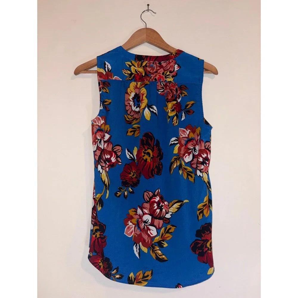 Dalia Vibrant Blue Floral Sleeveless Shirt - Size Medium